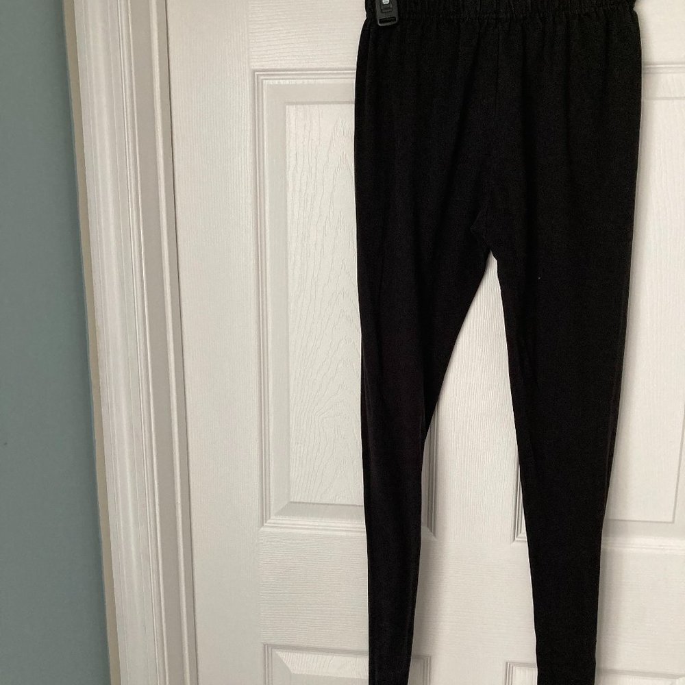 Black leggings